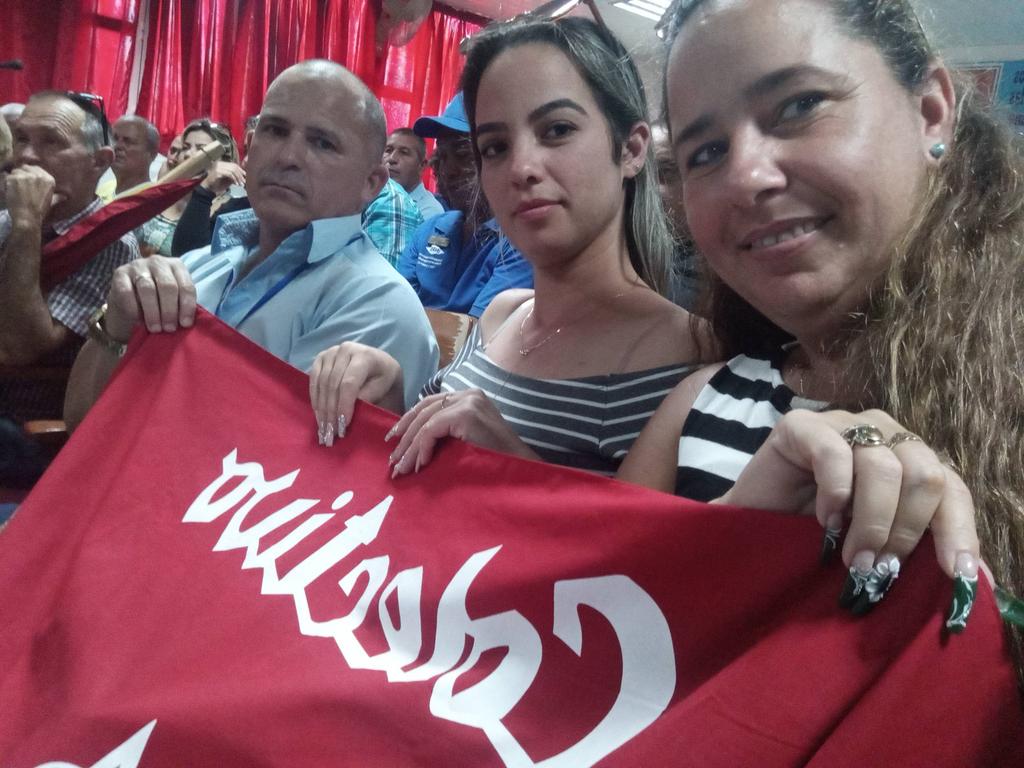 Empresa de correos Sancti Spiritus presente en la plenaria del 1ro de Mayo.
A la Patria Manos y Corazón 
#SanctiSpiritusEnMarcha