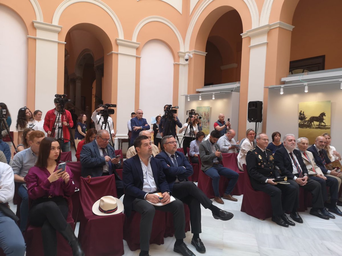 Esta mañana hemos presentado a los medios de comunicación en el @AyuntamientodeSevilla una nueva edición del #proyecto “Sevilla, Capital Mundial del Enganche”
