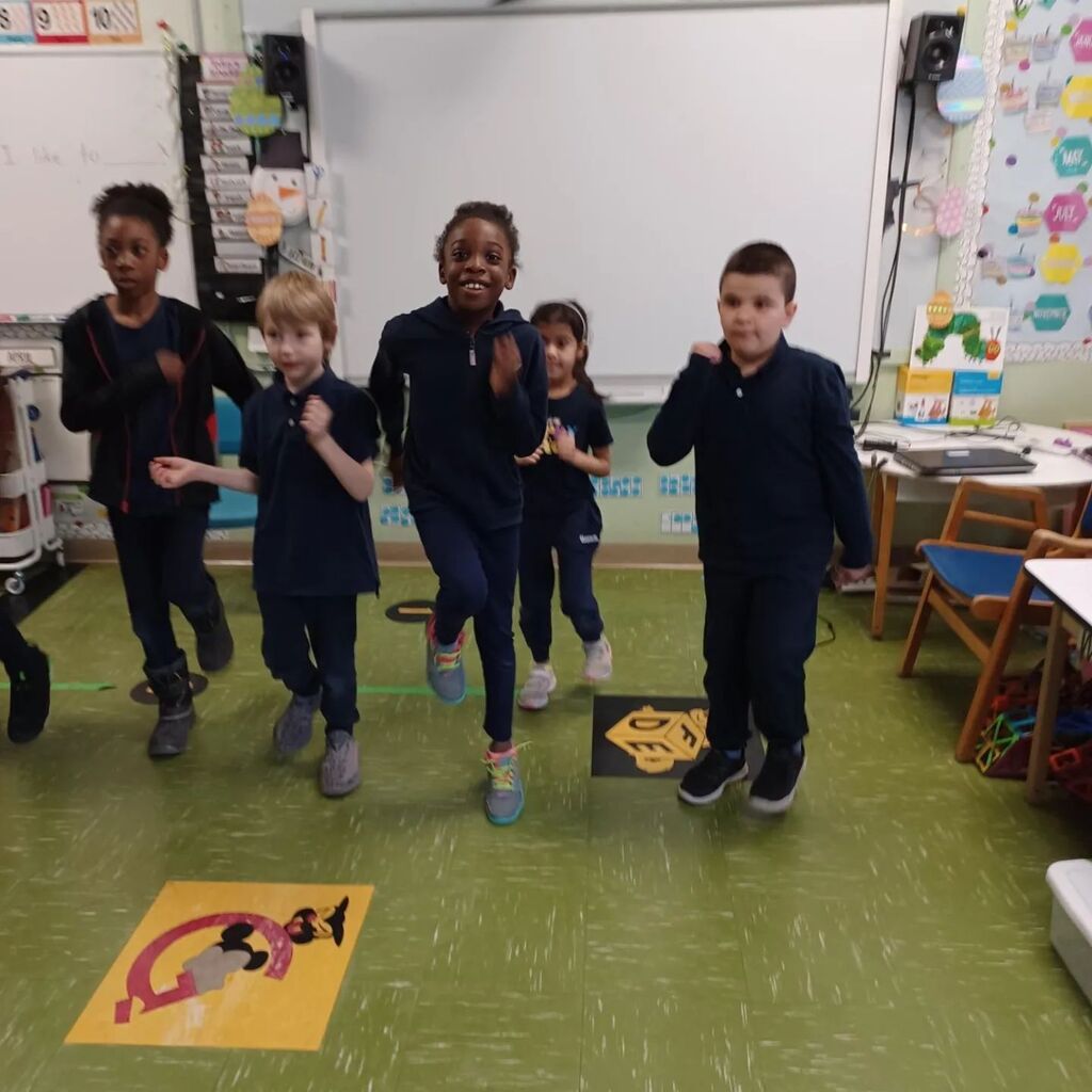 BOKS Challenge: As if it’s a picnic Challenge! With Ms. Yasmine, our awesome Daycare Educator and her group. Well done! <a href="/EMSBBASE/">EMSB B.A.S.E.</a> 😊😊