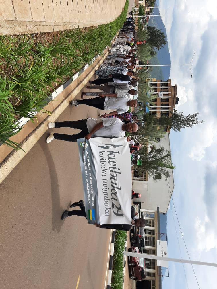 Teterocell's tweet photo. ICYMI:Taliki ya 08 Mata 2023, mu Kagali ka #Tetero abaturage mu byiciro bitandukanye basuye Urwibutso rwa St- Famille, igikorwa cyaranzwe n’Urugendo rwo Kwibuka, gushyira Indabo ku Rwibutso no gucana Urumuri rw’Icyizere. @RwandaLocalGov @Unity_MemoryRw @CityofKigali @Nyarugenge https://t.co/o43LhEDIdk