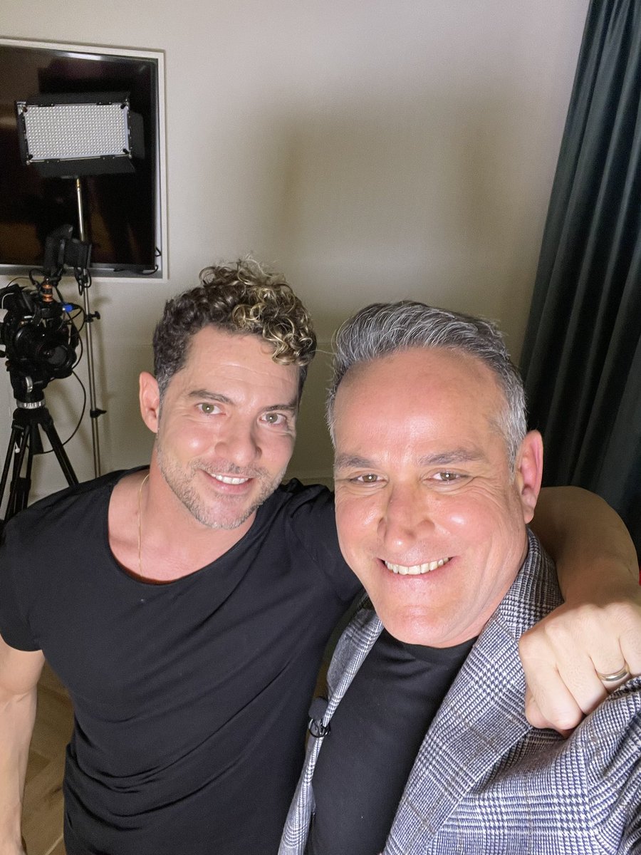 aureliomanzano's tweet photo. Hoy en @PrimerImpacto charlamos en exclusiva con @davidbisbal en su camino a los #LatinamericanMusicAwards @LatinAMAs donde será reconocido como #IconoPop #Davidbisbal https://t.co/q2o9ja2wkq