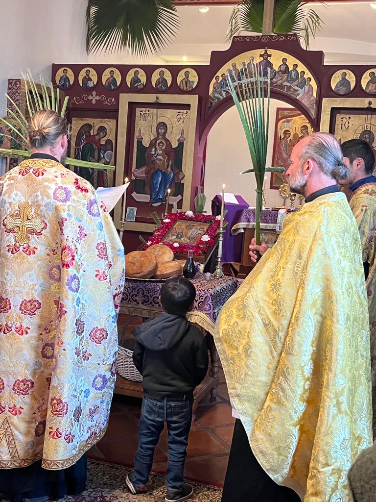ProjectMexico's tweet image. Mounted on the throne in heaven, Christ God, and on the colt on earth, you accepted the praise of the angels and the hymn of the children who cried to you, “Blessed are you who come to call back Adam.” #palmsunday #journeytopascha #orthodox #orthodoxy #liveorthodoxy #holyweek