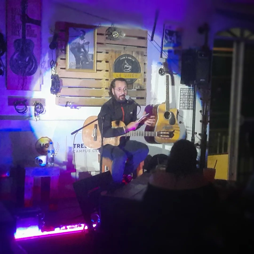 QEscuchame's tweet photo. Visita nuestras redes, y vive con nosotros nuestra experiencia en el concierto de @adriangiltigre y su gira #Deletreandoelsol 

#Cantautor #Musicaindependiente #Internacional #Nacional #Celaya #Guanajuato #Siguenosparamas https://t.co/upXm8KKk5T