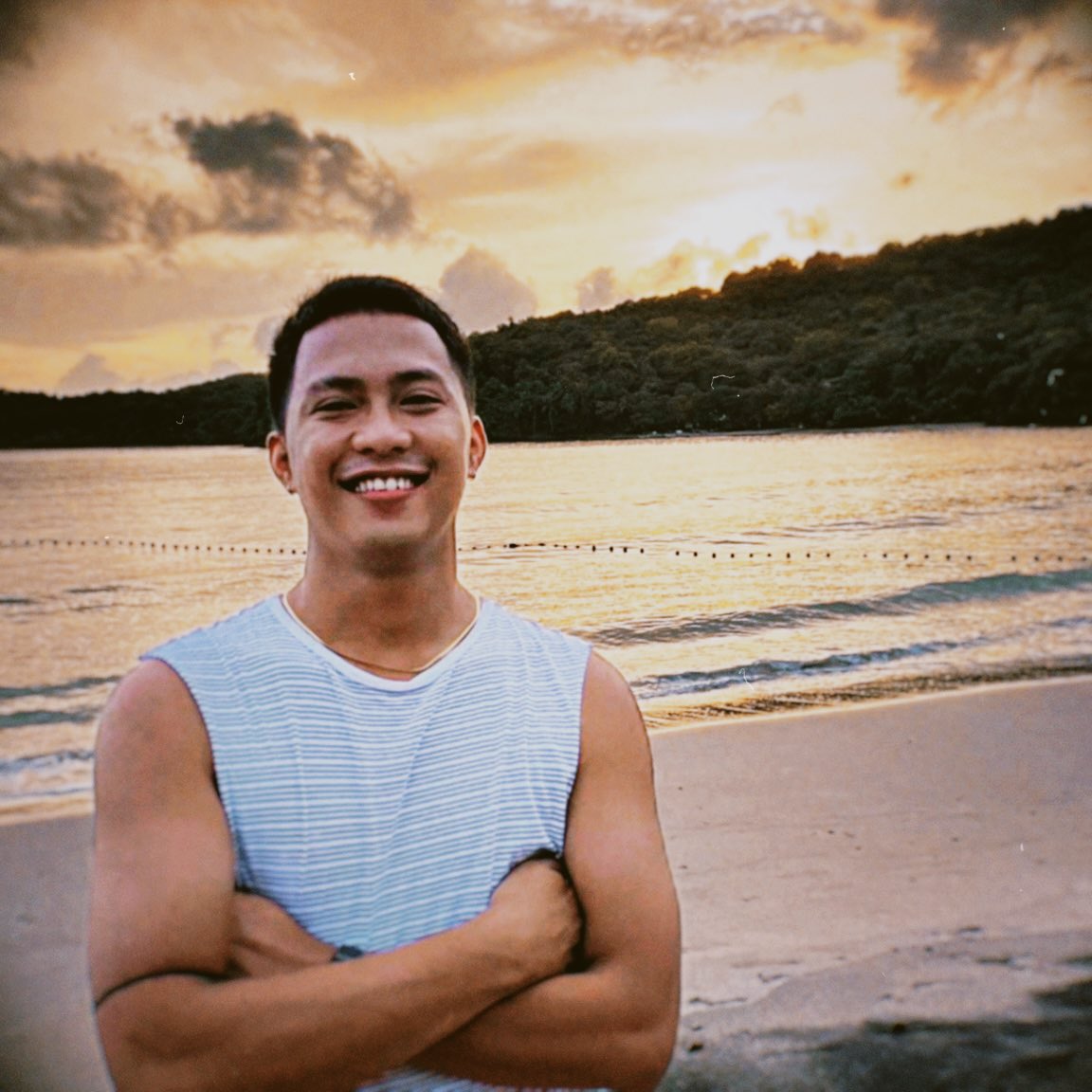ttltrsh's tweet photo. Ano mas okay gawing icon? https://t.co/873ejH6mCL