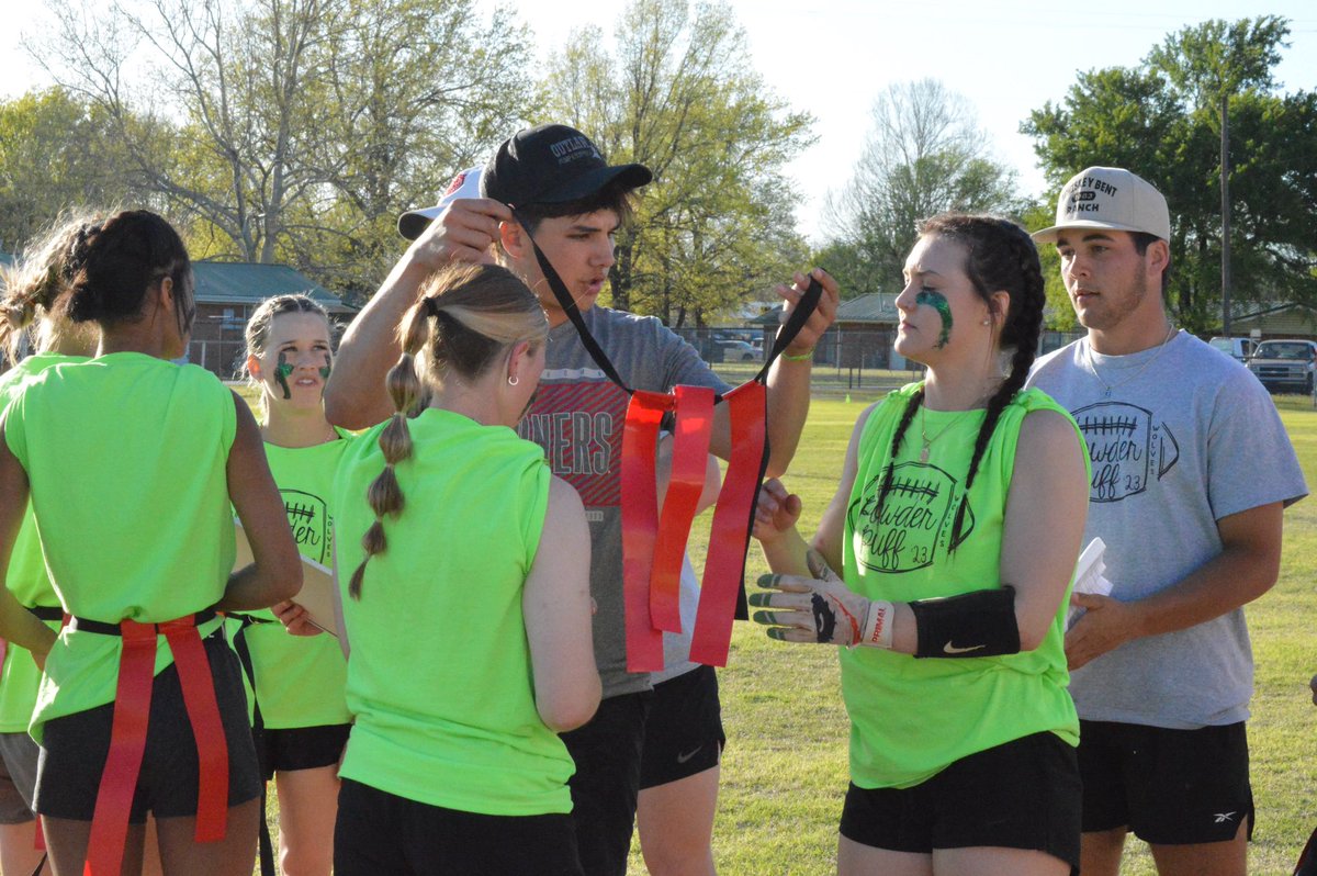 CoachTO4's tweet photo. We have some PowderPuff Controversy. 🚩Evidence suggests Soph. coaches instructed players to wrap their flags 🤔@rancedigby_33 @DeeIdleman @LukeLinville3 https://t.co/TKHfr1Spiq