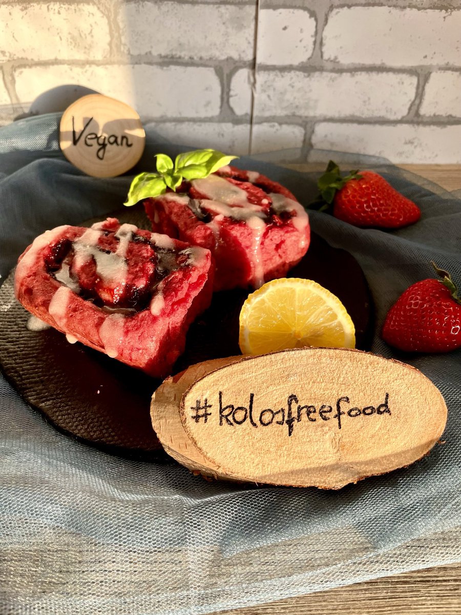 Kolos32484189's tweet photo. Pár napja már megnyitottam az 🍓szezONt, hoztam is receptet, a hétköznapokra, jöhetnek a tízórai #csiga k
Természetesen:
#gluténmentes #tejmentes #tojásmentes #glutenerzekenyhu #kolosfreefood
Recept👨🍳
https://t.co/H1LbGtW9tY https://t.co/YDhyRbS6Tt