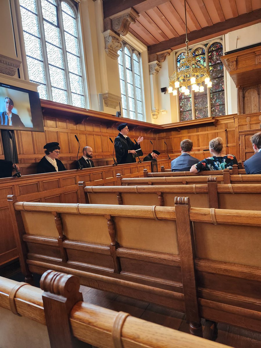 Last week, #NOCI researcher Mees N.S. de Graaf defended his thesis entitled "Engineered 3D-Vessels-on-Chip to study effects of dynamic fluid flow on human induced pluripotent stem cell derived-endothelial cells".
Congratulations Dr. de Graaf!

#OoC #organonachip #phd