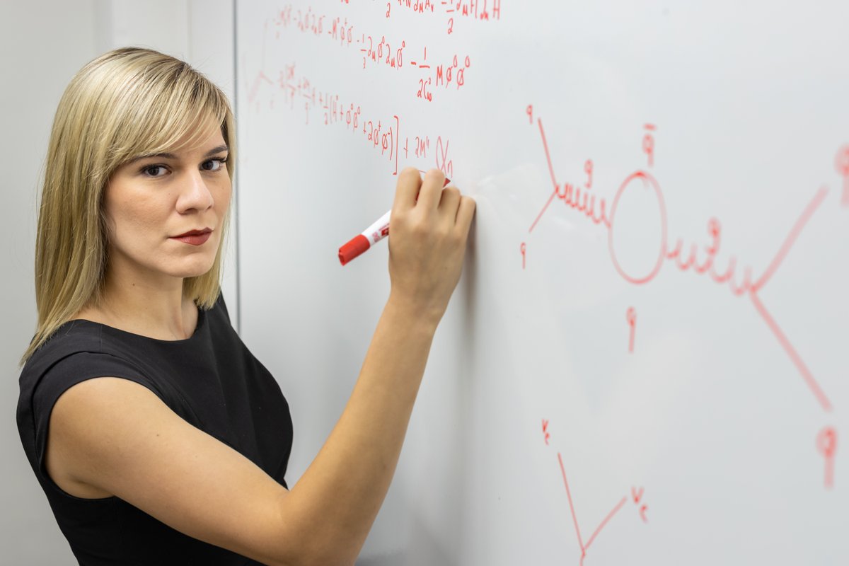 ORNL_PhysSci's tweet photo. Meet Andrea Delgado of @ENERGY @ORNL! She is is using #quantumcomputing to help investigate the fundamental building blocks of the universe and to see whether there are particles yet to be found. #physics https://t.co/LhI53mhYLJ
  @TAMU https://t.co/GGSvGLUY3x