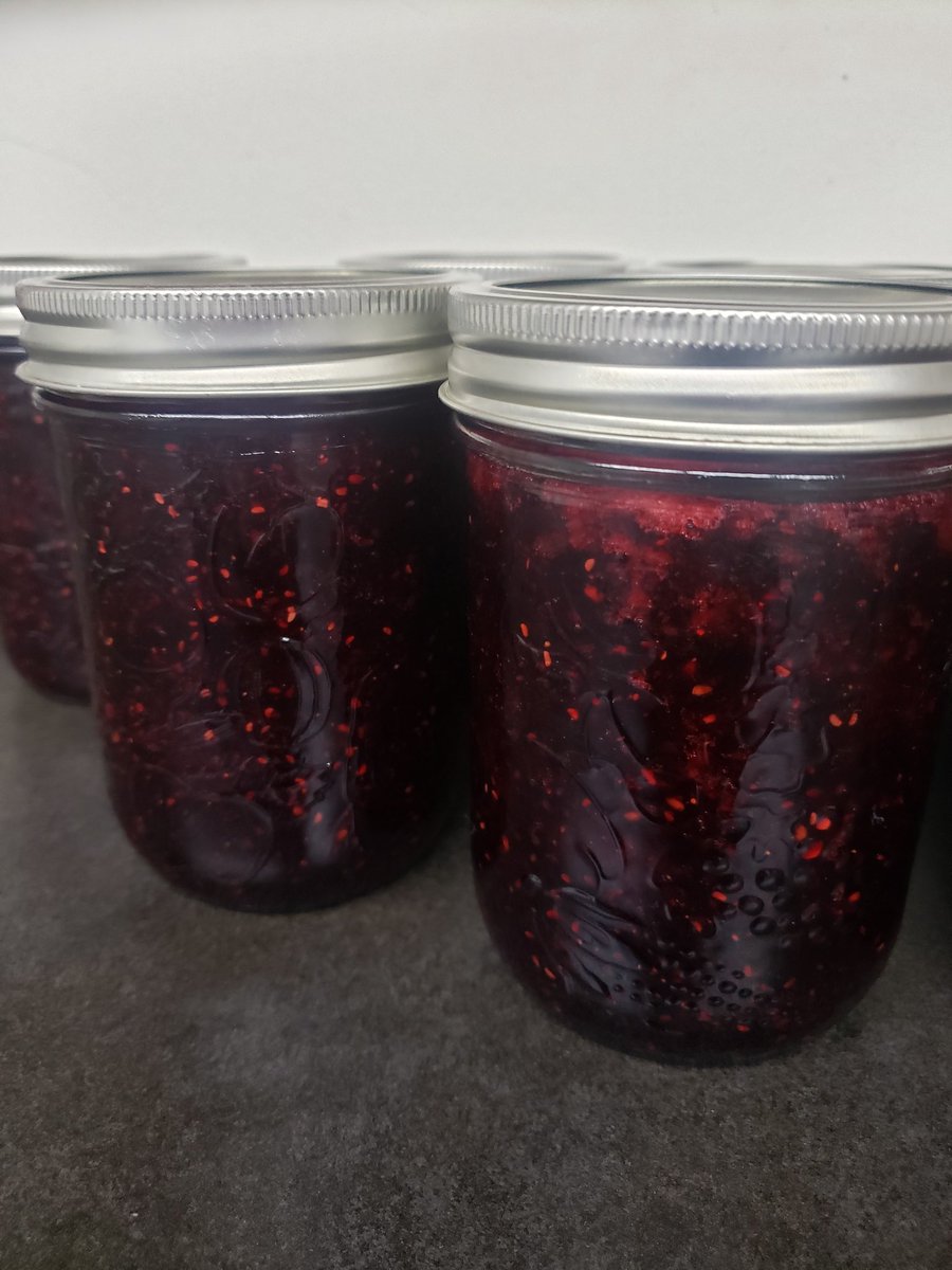 Once a week I meet with my life skills group. Someday's we bake, sometimes we play games or talk about life but today we made homemade  jam. I love to watch my students eyes light up when discovering new things 💕 <a href="/IRIC_WC/">IRIC</a>  #getinmybelly #homemade #lifeexperiences #IRIC <a href="/WCPS72/">Wolf Creek Schools</a>