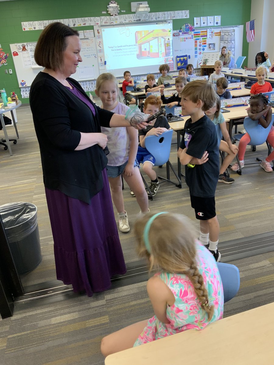 Gina from “Steve and Gina in the Morning” on Kat 103.7 came to read to <a href="/OakdaleTigers66/">Oakdale Tigers</a> first grade students today!  Each student will also receive a free book and they will be featured on Kat 103.7 on Friday, April 14, at 7:30 a.m. saying the Pledge of Allegiance! <a href="/Westside66/">Westside Community Schools</a>