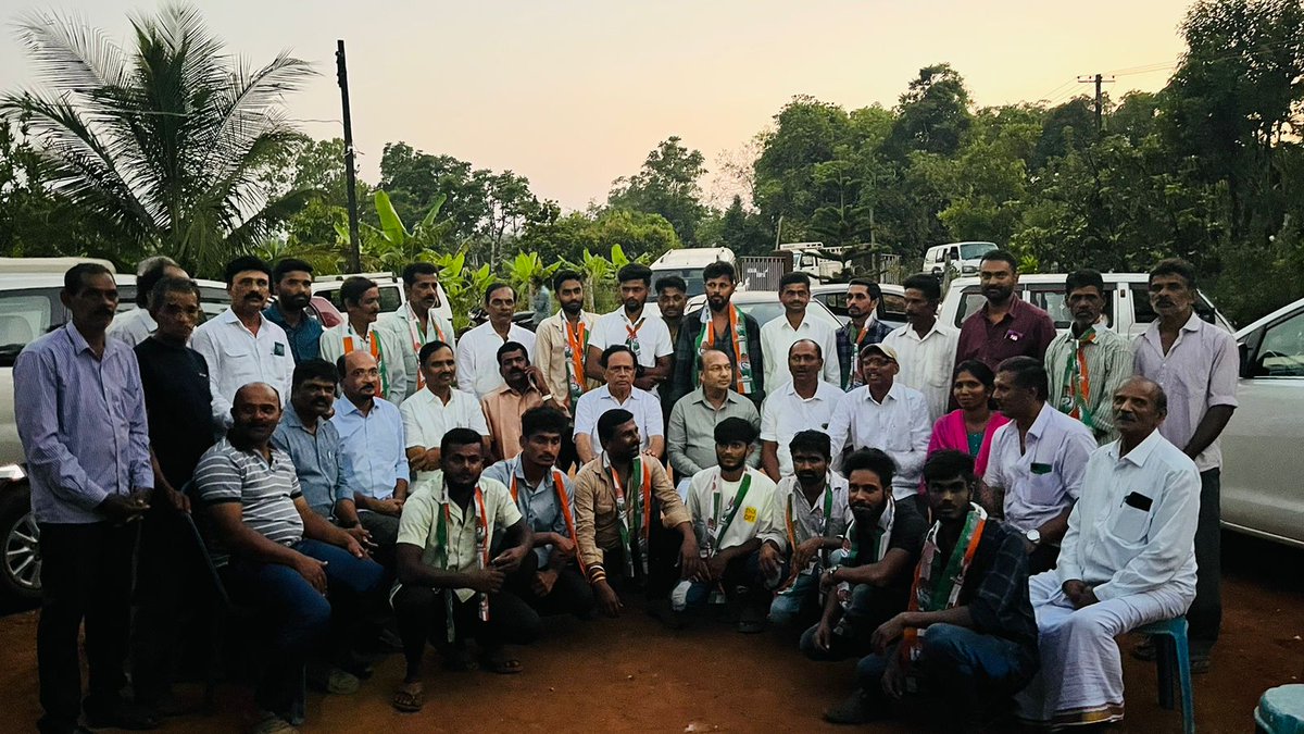 RMManjunathaG57's tweet photo. ಹಳ್ಳಿ ಬೀದರಗೋಡ್ ನಲ್ಲಿ ಆಯೋಜಿಸಿದ ಕಾಂಗ್ರೆಸ್ ಕಾರ್ಯಕರ್ತರ ಸಭೆಯಲ್ಲಿ ಬಿಜೆಪಿ ಮತ್ತು ಜೆಡಿಎಸ್ ಪಕ್ಷದಿಂದ ಅನೇಕರು ಯುವಕರು ಮತ್ತು ಪ್ರಮುಖರು ಕಾಂಗ್ರೆಸ್ ಪಕ್ಷವನ್ನು ಸೇರ್ಪಡೆಯಾದರು https://t.co/g77lTMTUIx