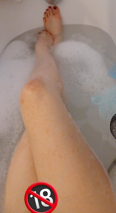 Petit moment d&eacute;tente...  En pr&eacute;paration pour une petite vid&eacute;o app&eacute;tissante..  #bathtimeroutine #naked_women<a href="/tag/sexy"class="tags"><span>#sexy</span></a><a href="/tag/naked_women"class="tags"><span>#naked_women</span></a><a href="/tag/bathtimeroutine"class="tags"><span>#bathtimeroutine</span></a>