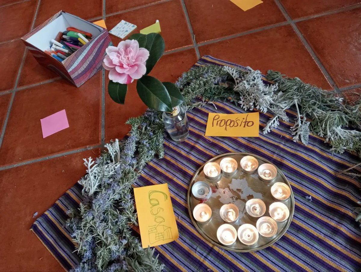 Basoa_Artea's tweet photo. Si sanas tú, sano yo" 🌷
El domingo generamos un espacio de encuentro en Basoa acompañado por Sara Álvarez, sanadora maya, para avanzar en la reflexión sobre el acompañamiento a las defensoras.
#Basoa #Defendatzaileak #BasoaGara #Sanacion https://t.co/un7TwjXYqd