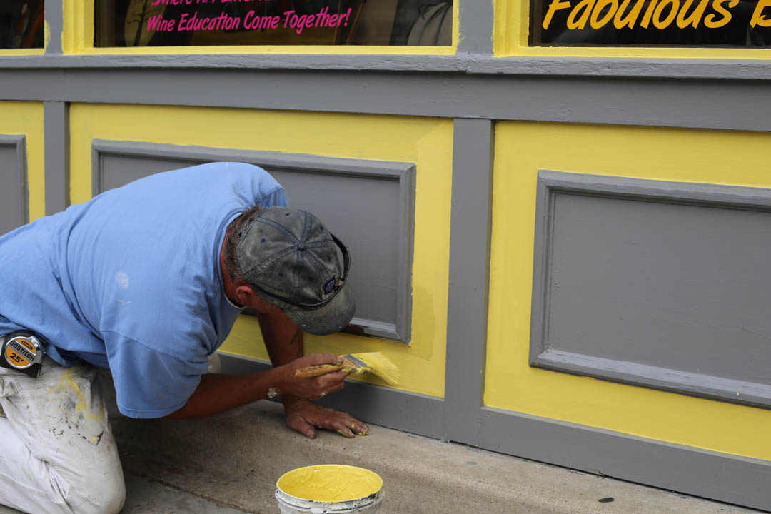 CustomEconomy's tweet photo. Give Economy Custom Painting a call today at #(209) 502-2042 to find out how affordable our Exterior Painting services are in the Oakdale area. #ExteriorPainting https://t.co/PRuIEWGaB3 https://t.co/Zfidsj8TzR