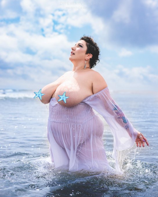 Uncover the Goddess https://t.co/jRXYrj4har  @drwnvrslphoto #bbw #plussizequeen #goddessworship https://t<a class="tags" target="_blank" title="On Twitter" href="/?out=eyJ0eXAiOiJKV1QiLCJhbGciOiJIUzUxMiJ9.eyJpYXQiOjE3MjE0NDA0NjYsImlzcyI6InR3cG9ybnN0YXJzLmNvbSIsIm5iZiI6MTcyMTQ0MDQ2NiwiZXhwIjoxNzUyOTc2NDY2LCJyZWRpcmVjdF91cmwiOiJodHRwczovL3R3aXR0ZXIuY29tL2Ryd252cnNscGhvdG8ifQ.4T9FTPpTrJ3DW8GsZtB896Jdwa96oAvTG6WdIoWwLc_6Xv2XZkjPU3MOVjbDkjxfGZRbWY8rWXZ9sx7mtFtu6g">@drwnvrslphoto</a><a href="/tag/bbw"class="tags"><span>#bbw</span></a><a href="/tag/goddessworship"class="tags"><span>#goddessworship</span></a><a href="/tag/plussizequeen"class="tags"><span>#plussizequeen</span></a>