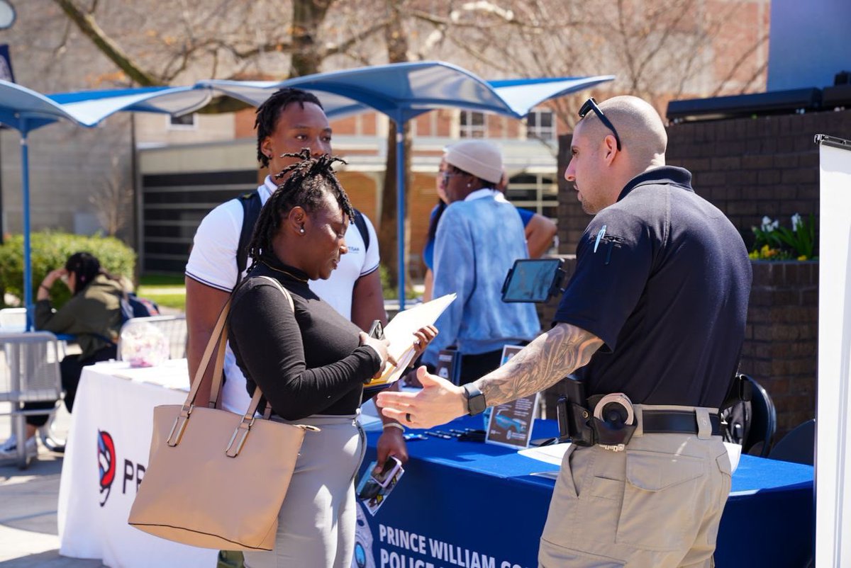 keancareerserv's tweet photo. In last week’s Message From the President, “an estimated 1,000 students from all academic majors visited the fair and networked with more than 200 employers from a wide variety of industries.” Thank you to everyone who took the necessary steps to advancing their career! https://t.co/IefuFcwCy6