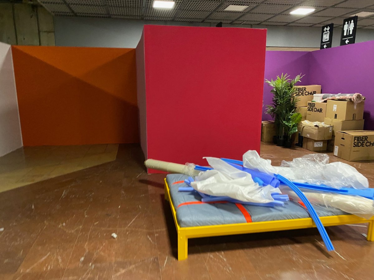 desDesigners's tweet photo. { DEMONTAGE }

C fait, la @foiredelyon se termine 😭 mais on se retrouve l'année prochaine 😜 avec de nouvelles selfie box de @takeaselfie.fr
Pendant ce temps place au rangement, démontage 💪
...et retour au "bercail" avant le départ pour Toulouse 😍

@desdesigners.fr https://t.co/abOFPGNPZO
