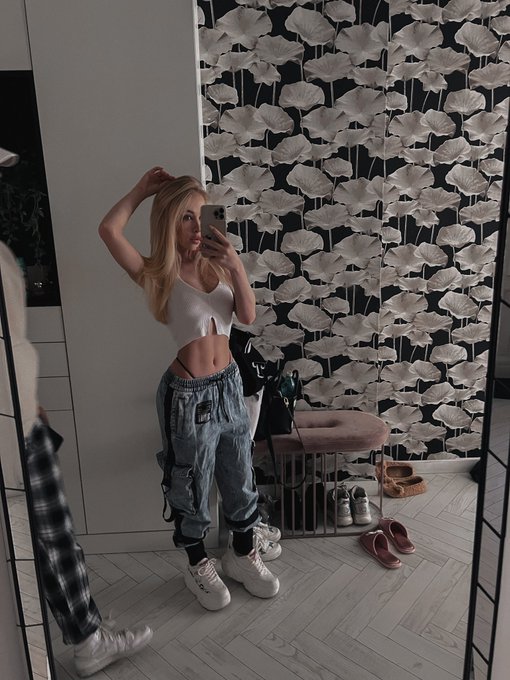 The one who likes that post will have hot sex today 🥵 https://t.co/UfGEQ6yEhP