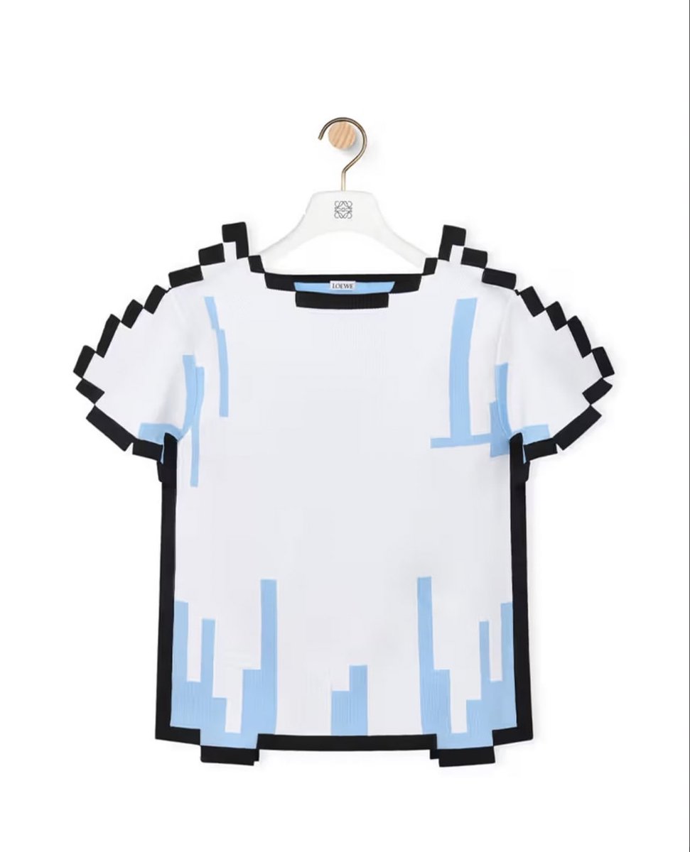 StreetFashion01's tweet image. Loewe SS23 Pixel Collection!🖤