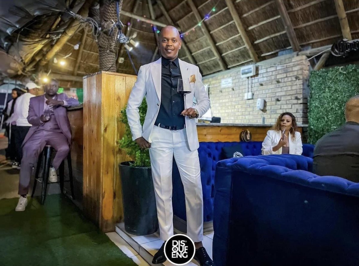 DISOUFENG_PUB's tweet photo. From all us at Disoufeng Pub, from the fam to the staff, Thank You for spending your Easter weekend with us.
The love and support is appreciated.
#DisoufengEasterWeekend https://t.co/73sJuo6XQS