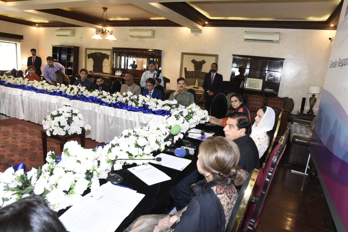 wpc_pak's tweet photo. WPC organized a consultation session on Gender Responsive  Budgeting with the media groups. Hon Speaker @NAofPakistan @RPAPPP was the chief guest 

 #GenderEquality #BudgetingForAll https://t.co/klWi4BAKdV