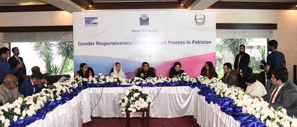 wpc_pak's tweet photo. WPC organized a consultation session on Gender Responsive  Budgeting with the media groups. Hon Speaker @NAofPakistan @RPAPPP was the chief guest 

 #GenderEquality #BudgetingForAll https://t.co/klWi4BAKdV