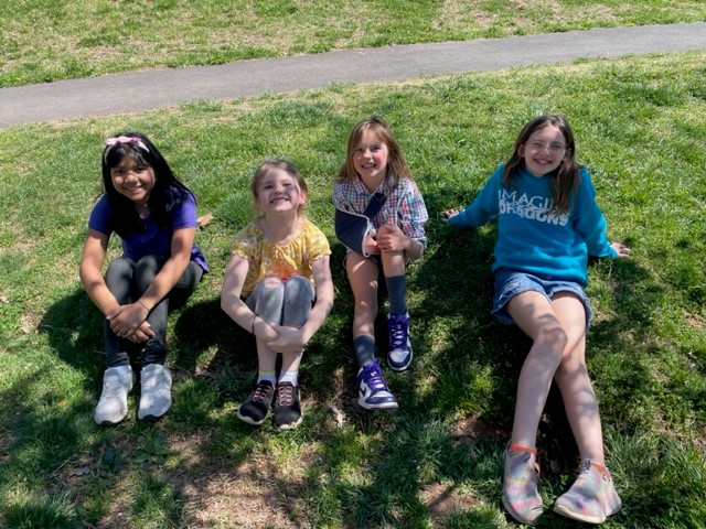 oakhilles's tweet photo. Three cheers for recess in Spring! https://t.co/gBHtPxucGY