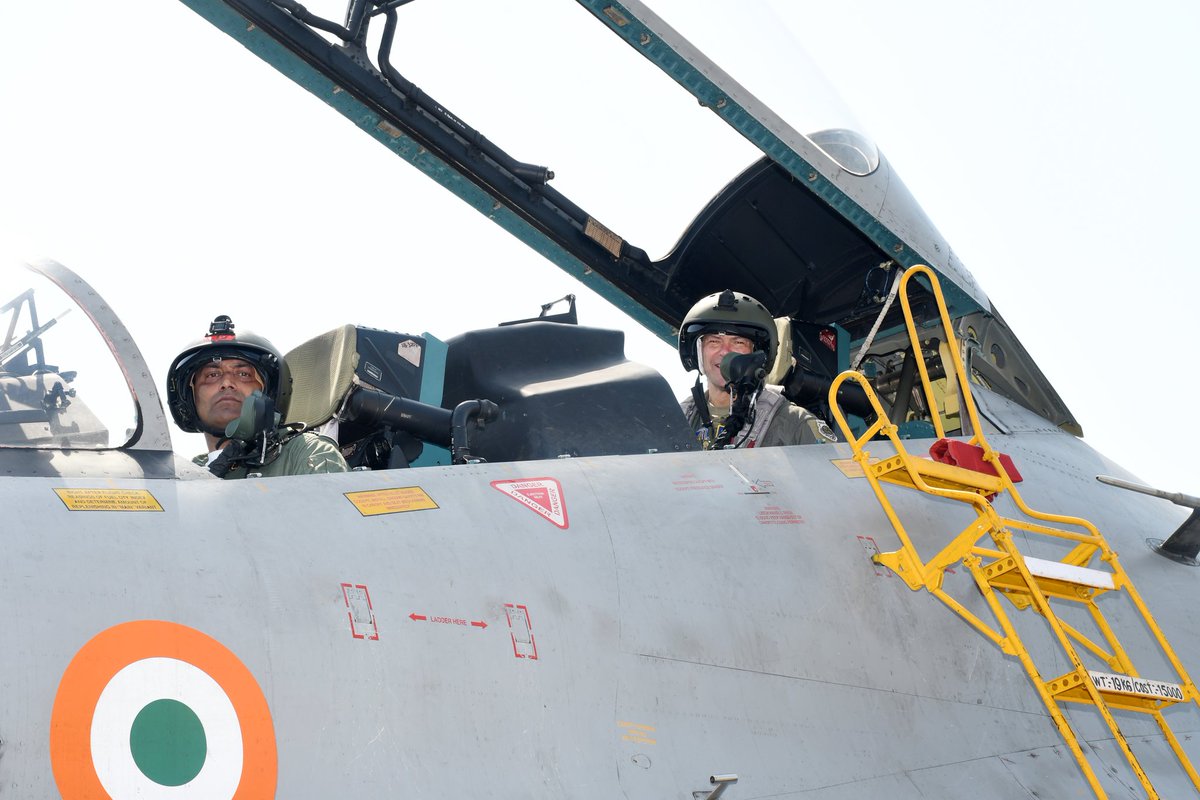 IAF_MCC's tweet photo. On the sidelines of the ongoing #ExCopeIndia which aims to further our international cooperation, General K Wilsbach, Cdr @PACAF visited AF Stn Kalaikunda today.
After flying a training mission, he interacted with Air Marshal SP Dharkar, AOC-in-C EAC & the exercise participants. https://t.co/0o2K6CTxDV