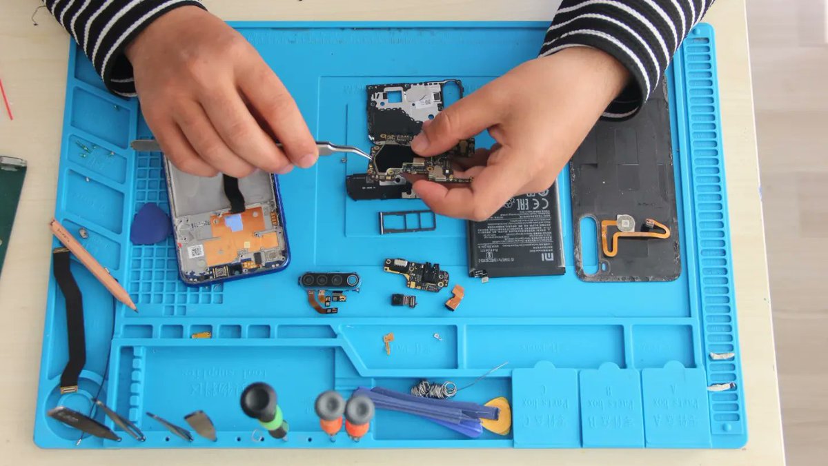 Yoğun talep üzerine 3'üncüsünü gerçekleştirdiğimiz Cep Telefon Tamirciliği kursumuz başlamıştır.