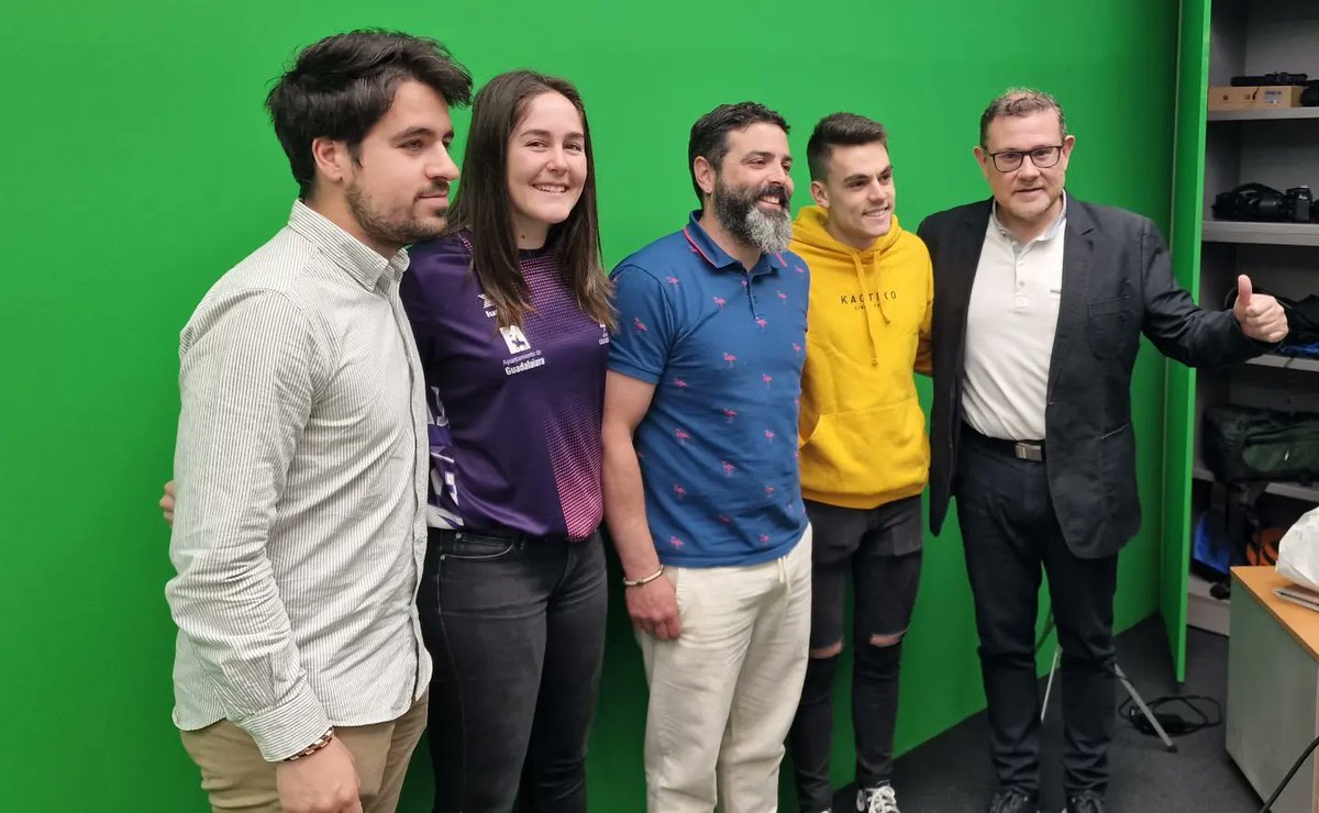 GuadaBasket's tweet photo. En @nuevaalcarriadep para hacer balance de la temporada recién acabada y del futuro del equipo de @ferialplaza Guadalajara. 

No te pierdas la entrevista de Alberto Moreno a Dani Gómez y Eva Silgado. 

💜VamosGuada 💜SomosFamilia https://t.co/VczC1IQpZ1