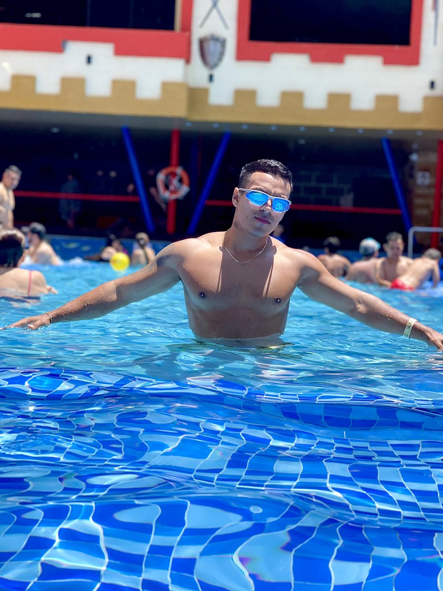 Día de piscina, mucho tiempo sin estar por aquí chic@s❤️.