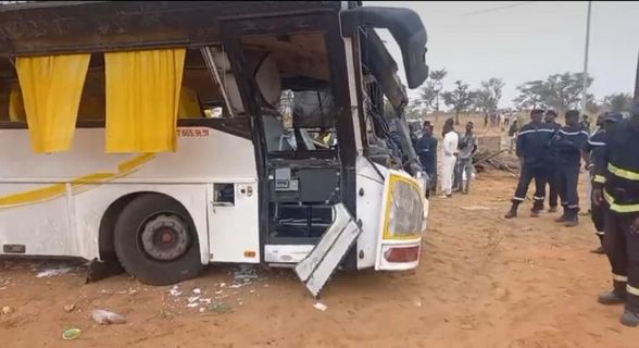 ModelLecitoyen's tweet photo. #Louga... Un Bus Dérape... Et Fait 5 Morts
#FfallPost https://t.co/aQMqs4yvvp