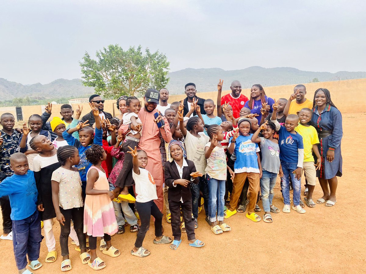 mistaflex's tweet photo. I and my friends/team visited Seeds of Hope foundation to celebrate my birthday as we usually do yearly! The kids are wonderful and full of potentials which will be fully harnessed by God’s grace. 
#felixatufoundation
#outreach
#NGO https://t.co/senY9ai8ZK
