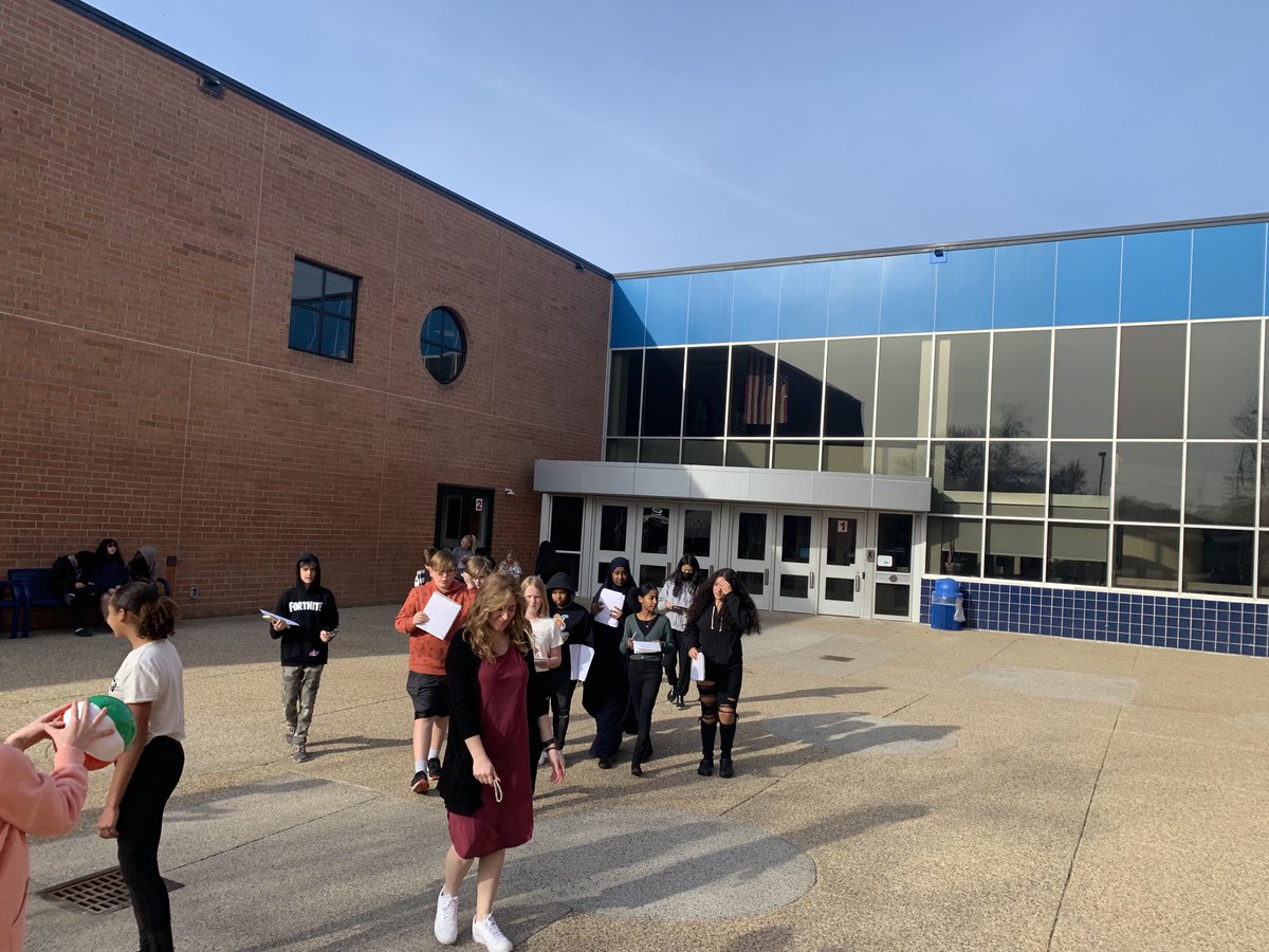 trapperthrives's tweet photo. When you don’t have technology…you take the learning outside on a beautiful day! https://t.co/VFlK4lh2Vi