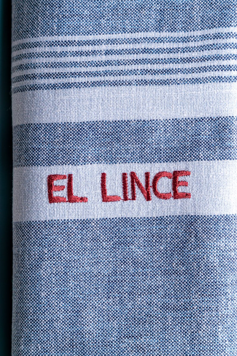 Los mil y un detalles de El Lince, todo para que la experiencia quede en vuestra memoria.

Reserva 👉🏻 ellincerestaurante.com

#ElLince #food #gastronomia #comida #instafood #foodie #chef #restaurant #instagood #foodlover #foodphotography #JaviEstévez #casquería #VuelveElLince