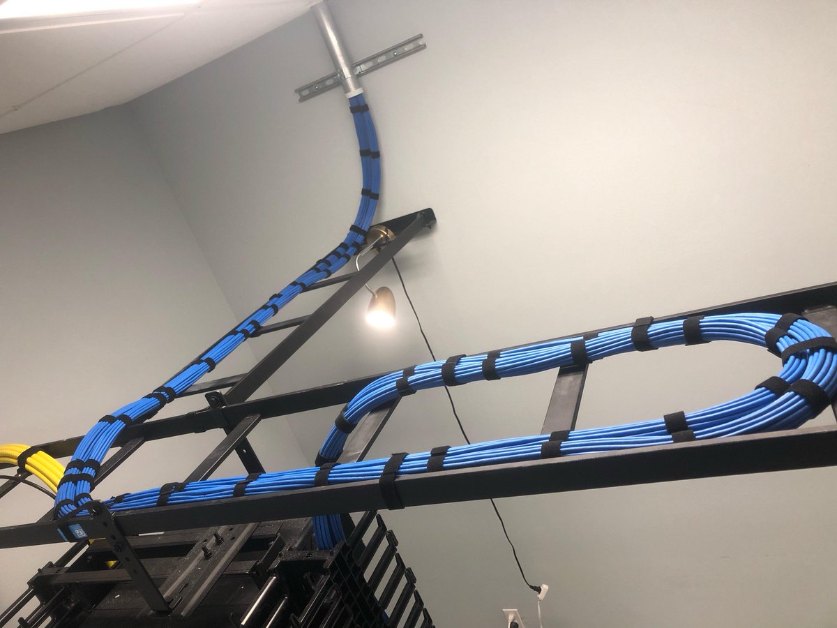 Just a little guy
Author: u/JustScratchinMaBallz
reddit.com/r/cableporn/co…
via r/CablePorn