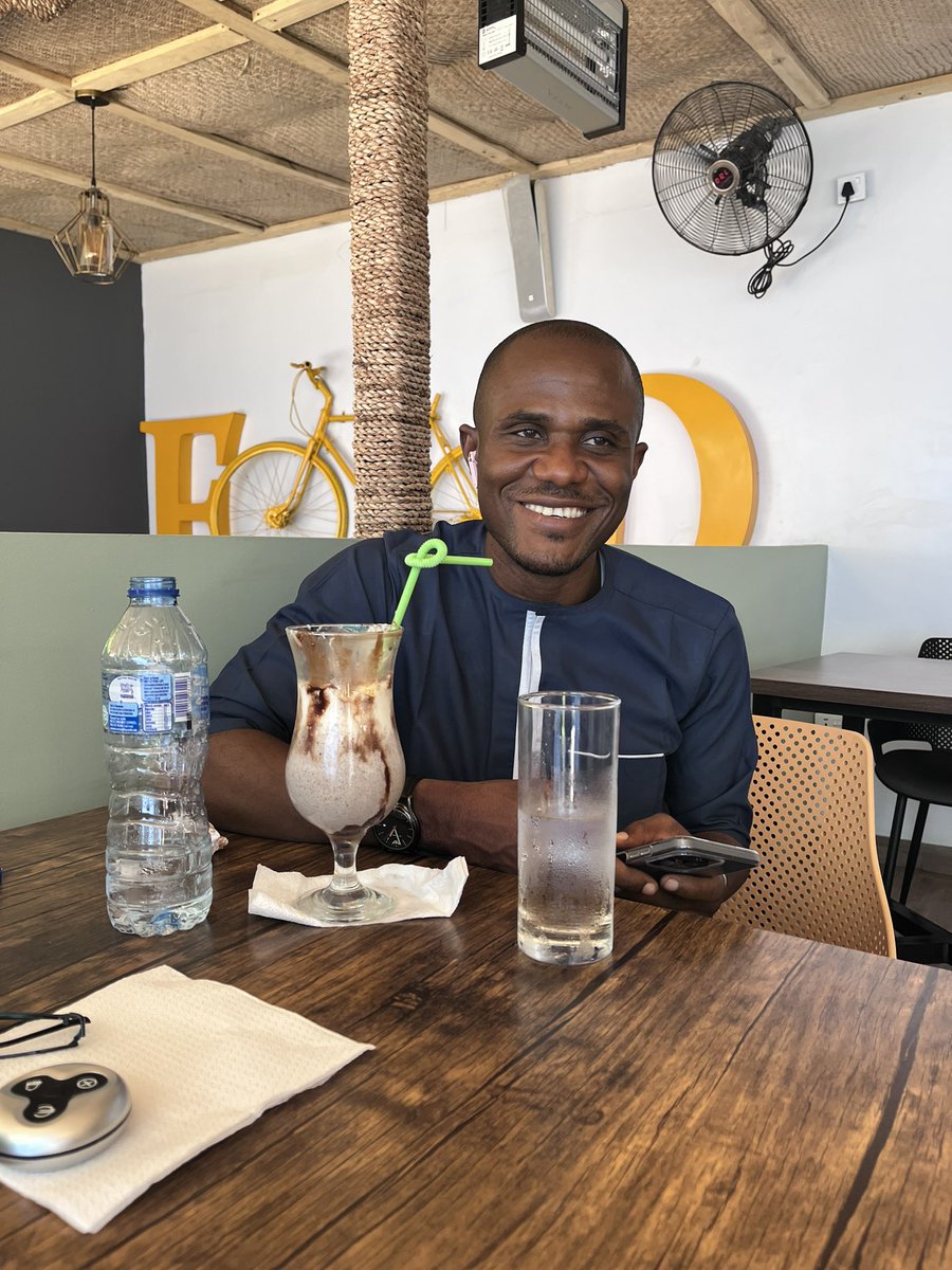 kashcocafe's tweet photo. Of course, it’s the taste of our Milkshake that made him this happy. 😉😁 No one does it better than @kashcocafe. Drop by today. 💃🏼💃🏼

#milkshake #milkshakeinabuja #AbujaTwitterCommunity #coffeeinabuja https://t.co/ONhMtE0Kmv