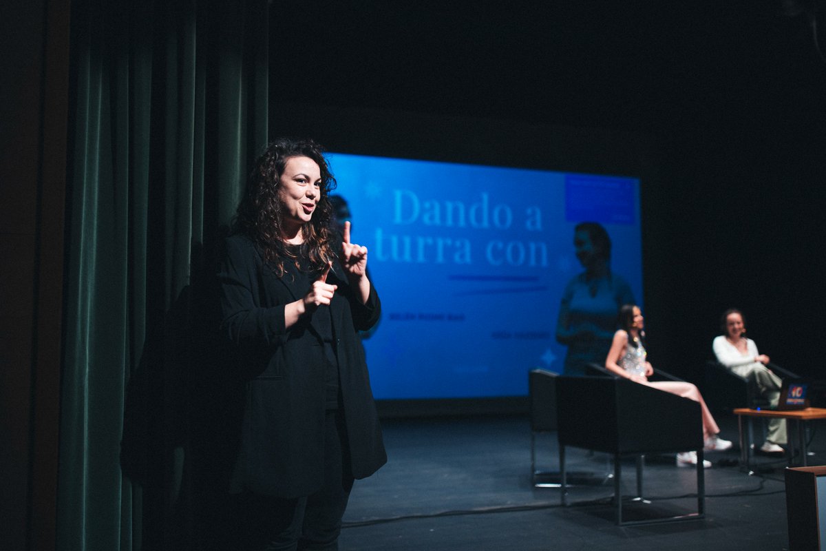 acoprosgal's tweet photo. 📷 A semana pasada tivemos a sorte de participar no @carballointerplay, facendo o festival máis accesible co noso Servizo de Intérpretes de Lingua de Signos.
polo décimo aniversario e grazas a todo o equipo, esperamos vernos o ano que ven. Parabéns!
📷 @aigiboga
#Interplay2023 https://t.co/lLIBFP1IXb