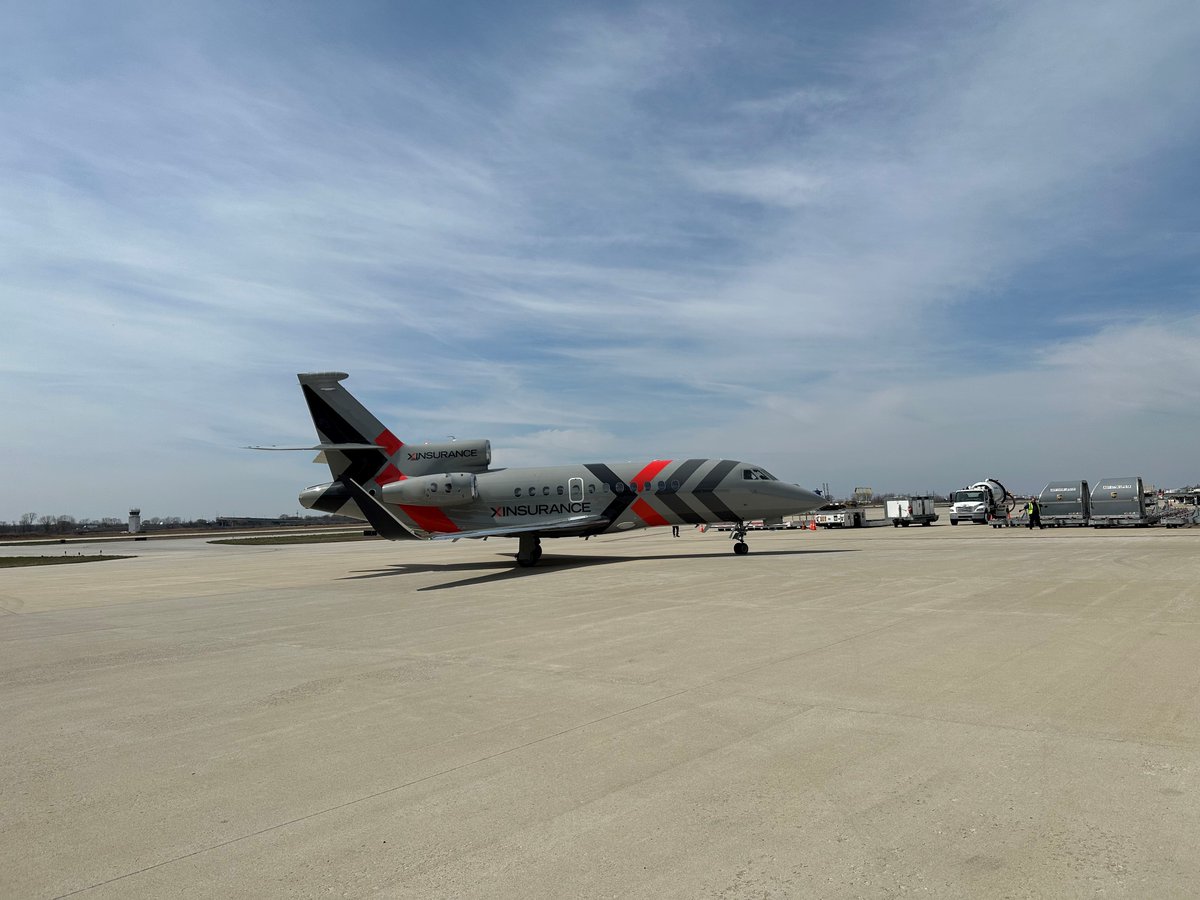 colemanaviation's tweet photo. This Beauty arrived with a fresh new paint job, needing fuel premium for a great price.  B. Coleman Aviation is a CAA-preferred FBO that provides exceptional service for your aircraft. 

Retail
Avgas $6.45
Jet- A $4.99

#bcoleman #aviation #challenger #Falcon #chicago #discover https://t.co/EN94CZxxSW