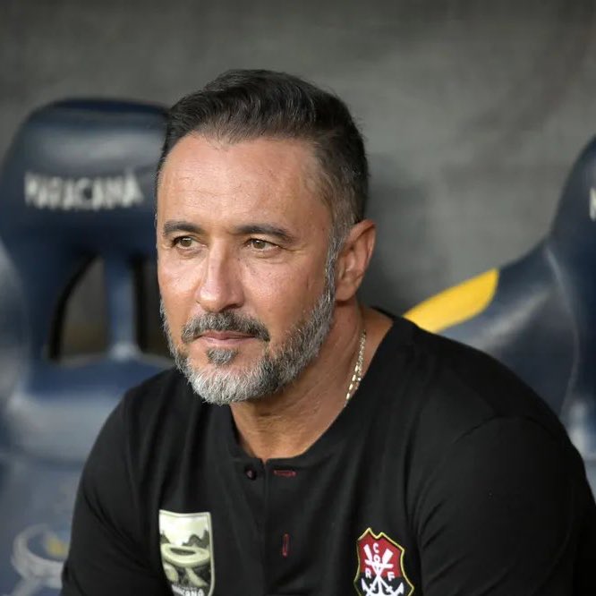 choquei's tweet photo. 🚨VEJA: Flamengo anuncia oficialmente a demissão do técnico Vitor Pereira. https://t.co/XKJdEv1pop