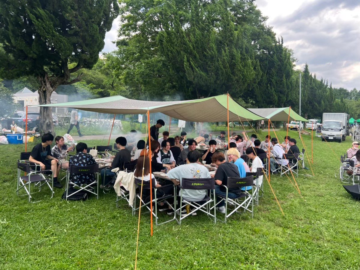 JoyRide_2026's tweet photo. イベント紹介【新歓期②】

次にBBQの様子を紹介します🍖！！

会場の近くに集合して、皆で歩いて秋ヶ瀬公園まで向かいました👣👣

このBBQを通して沢山のひとと喋る機会になってより仲を深めることができました🤍

お肉もさいこー！！！🍖🥓🥩

 #春から埼大  #埼玉大学 https://t.co/PNmwi8aCPQ