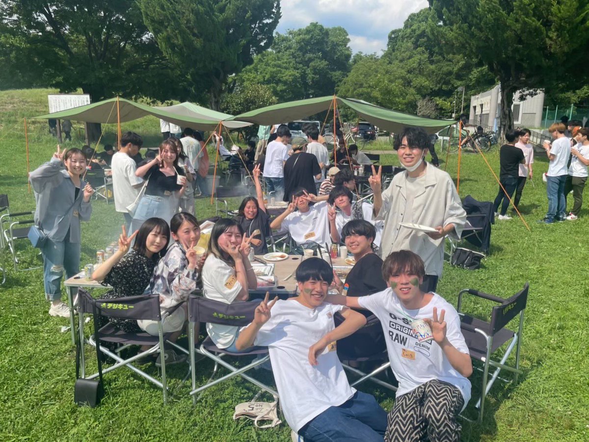 JoyRide_2026's tweet photo. イベント紹介【新歓期②】

次にBBQの様子を紹介します🍖！！

会場の近くに集合して、皆で歩いて秋ヶ瀬公園まで向かいました👣👣

このBBQを通して沢山のひとと喋る機会になってより仲を深めることができました🤍

お肉もさいこー！！！🍖🥓🥩

 #春から埼大  #埼玉大学 https://t.co/PNmwi8aCPQ