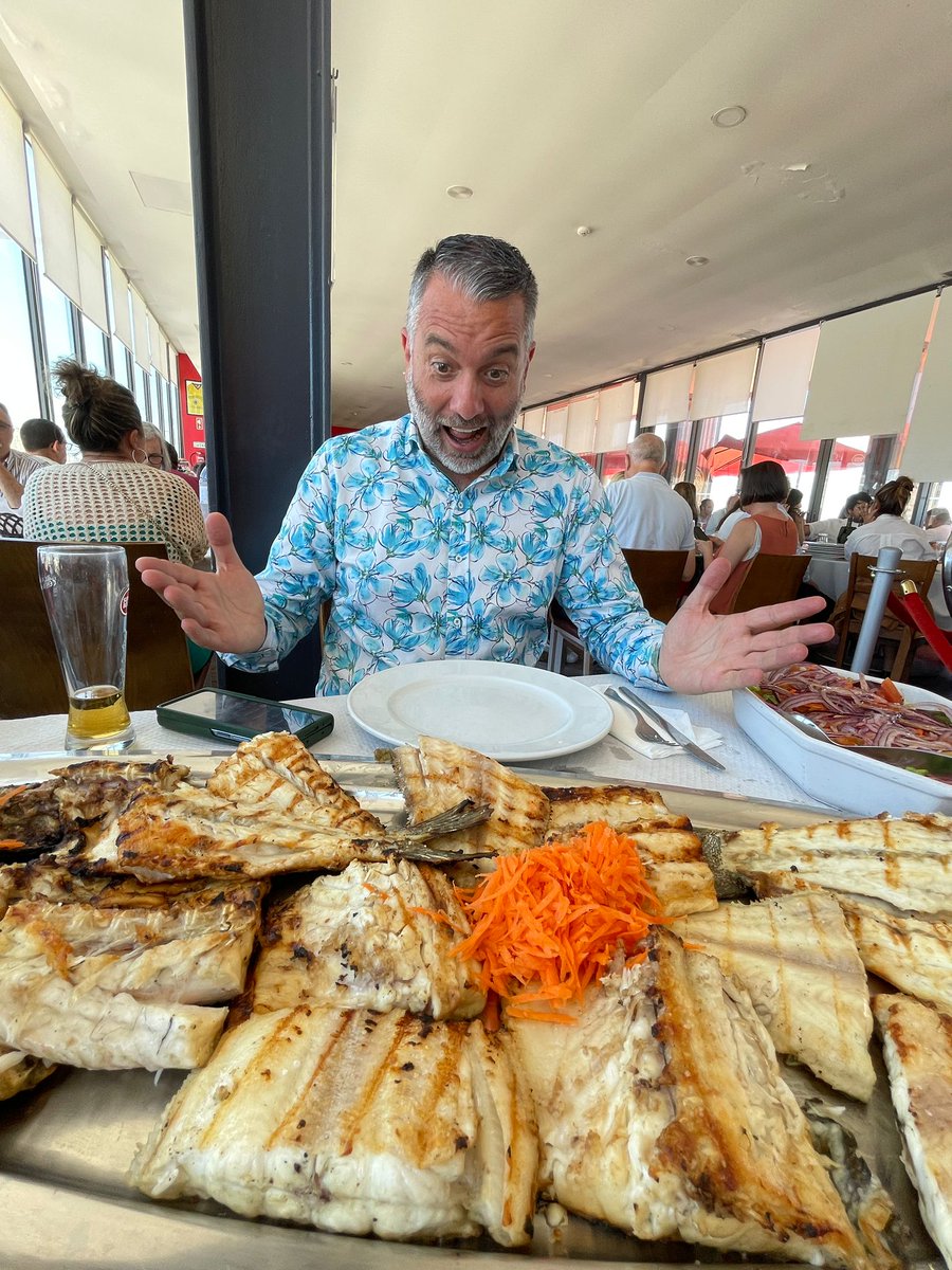 GuillemBalague's tweet photo. The tough life of a sports journalist π€·π€
Working in the new @CBSSportsGolazo documentary, #destinationIstanbul
#lisbon #fishermen #obarbas #costadecaparica
https://t.co/rbanBiwWuo
@wesleedunn https://t.co/S4OlKgIRJW