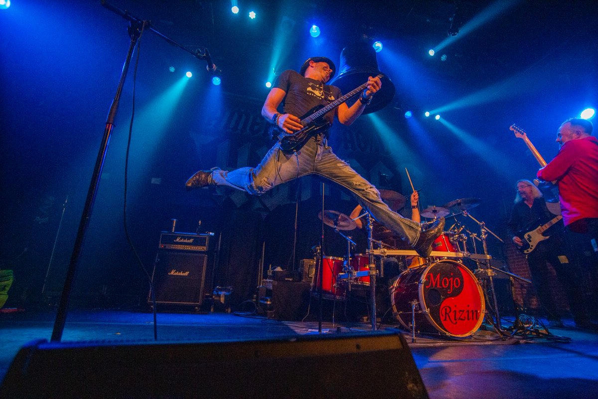 SignMuseum's tweet photo. This is how excited we are for Signs and Songs coming up this Thursday the 13th! Get your tickets now!

https://t.co/u6JHPMxj2G

#ThingsToDoCincy #LiveMusic #JumpingForJoy #ProgramReminder #RockOn https://t.co/Lnmj798J90