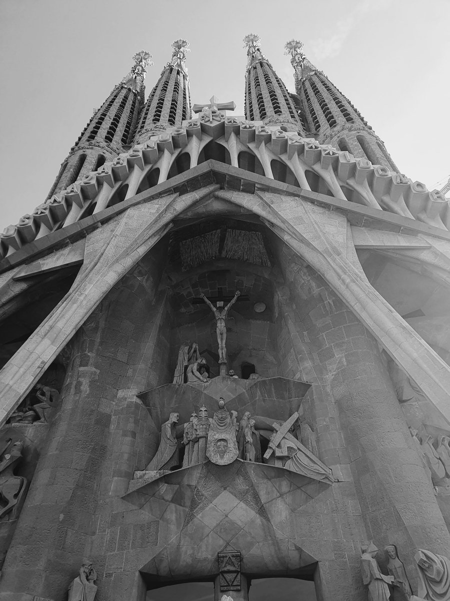 AntandDick's tweet photo. Love.  Love.  Love #Barcelona.  What an amazing place and lovely people.  Next stop Cadiz on @pandocruises #Arvia.  Another cocktail 🍸? Oh...go on then! https://t.co/FBVbi0vwus