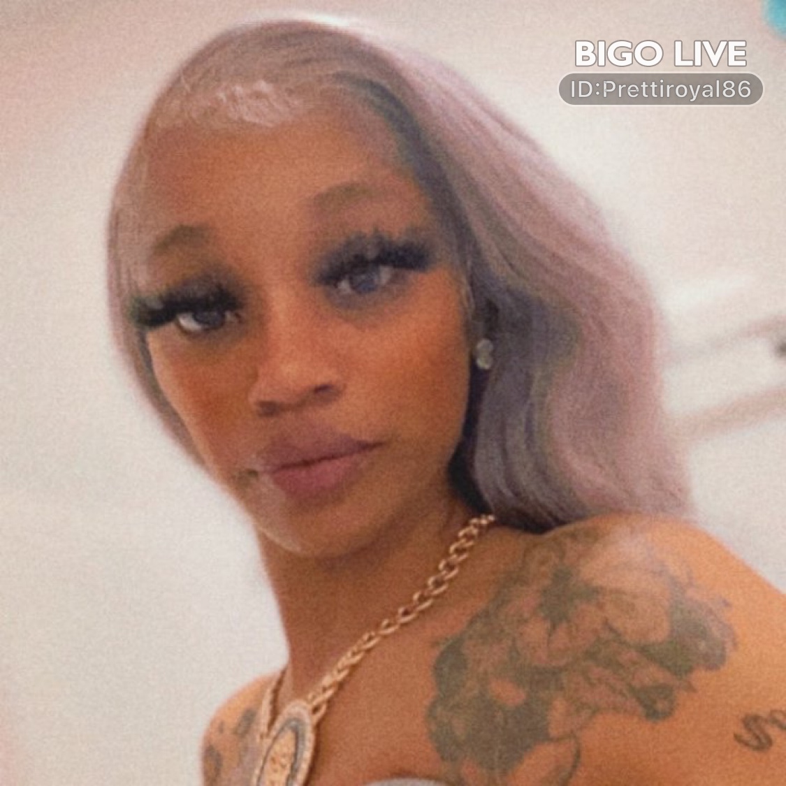 39th2Seiler's tweet photo. Come and see 💎PretiRoyl streaming live on #BIGOLIVE and make new friends! 
https://t.co/LyuW9M17Rw https://t.co/f3SiKgOS8R
