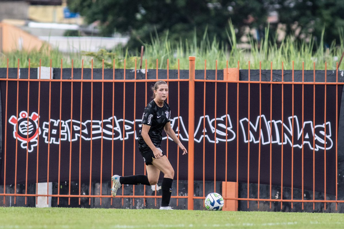 asbrabas's tweet photo. Pela categoria sub-16 da Liga de Desenvolvimento, o Corinthians venceu o Santos agora a pouco por 1 a 0, gol no final da Giovana Domingues. 

A tarde será a vez do nosso time sub-14 entrar em campo, onde enfrentará a Ferroviária. 

Pra cima, Brabinhas! 

📸 - Dikran Sahagian/CBF https://t.co/z6OFl0HZKd