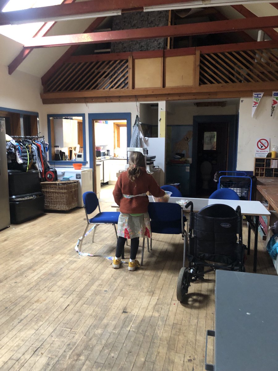 hackneyplay's tweet photo. What better on a cold Easter playscheme afternoon that hearty homemade soup and chunky sourdough bread. #hackneyHAF #HAF2023 https://t.co/db15rCIbeV