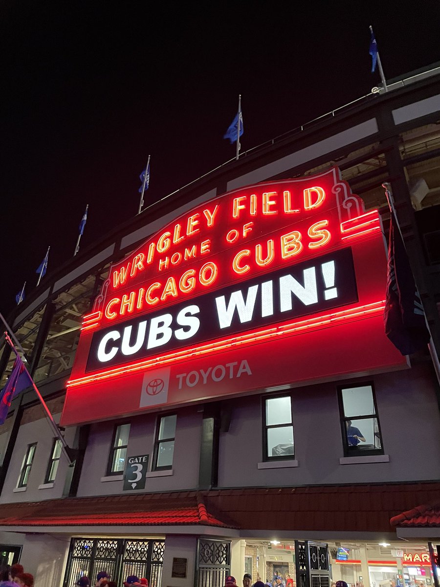 Doing chief things #FlyTheW <a href="/BBrajcich/">Brian Brajcich</a> <a href="/dandolan42/">Dan Dolan</a>
