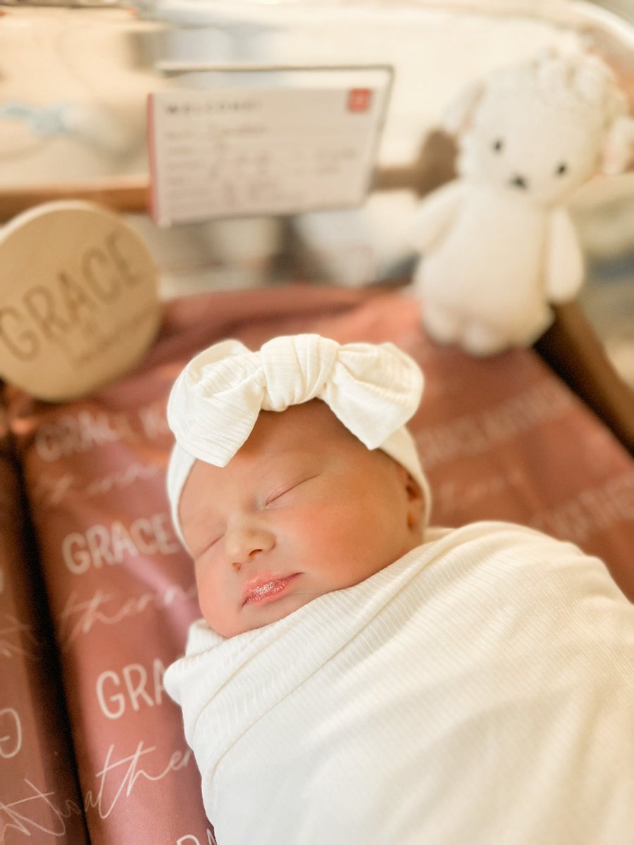 kt_dowson's tweet photo. Grace Katherine made her appearance into this world, yesterday, April 10th at 10:42am. 8lbs 5oz and 20.5 inches of perfection 🥰 God is SO GOOD!!! She is so sweet. We are all doing well &amp; Claire can’t get enough of her. @DowsonAdam https://t.co/USSaQoGXy7